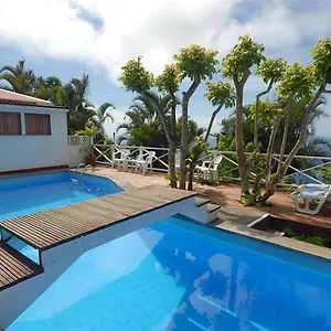 El Momo Hotel Windward Side